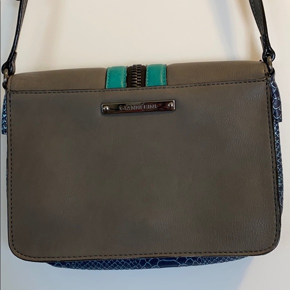 Gianni Bini Crossbody - Picture 4 of 8